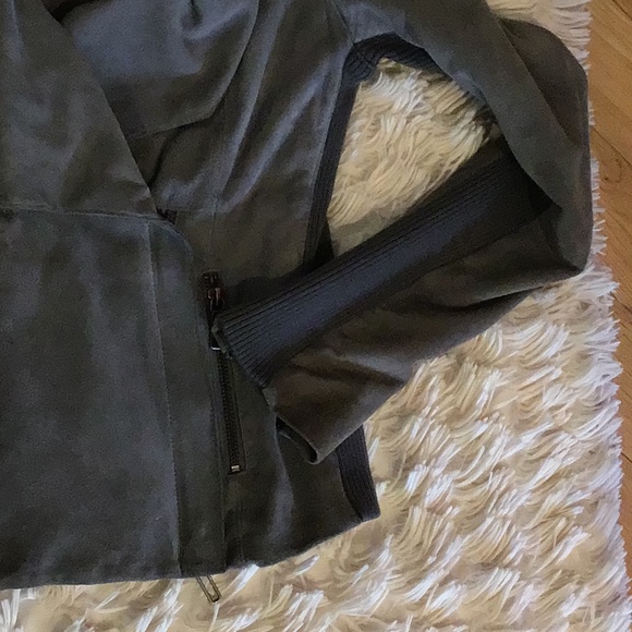 Soft leather jacket - Picture 4 of 8